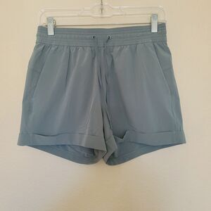 Lululemon Spring Break  Away Shorts 3" Size 6 Pockets Stretchy Lined W7AM5S